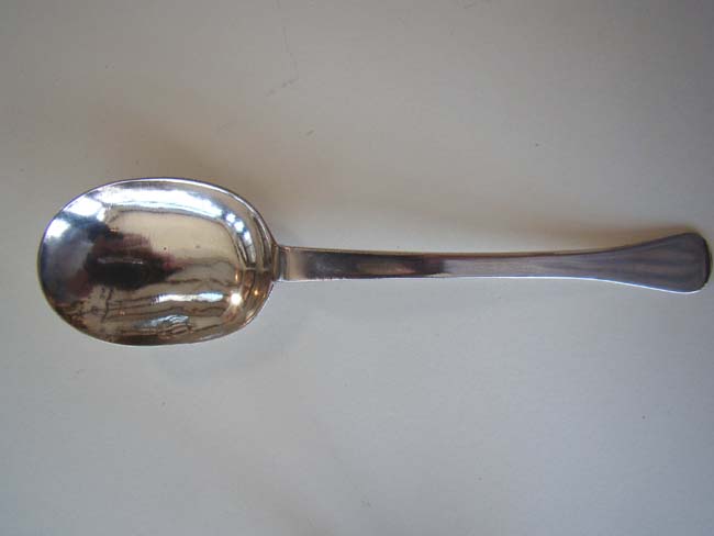 A Rare early Silver Tablespoon made by Samuel Vernon of Newport, R. I., for Mary Greene, circa 1720 — image 3